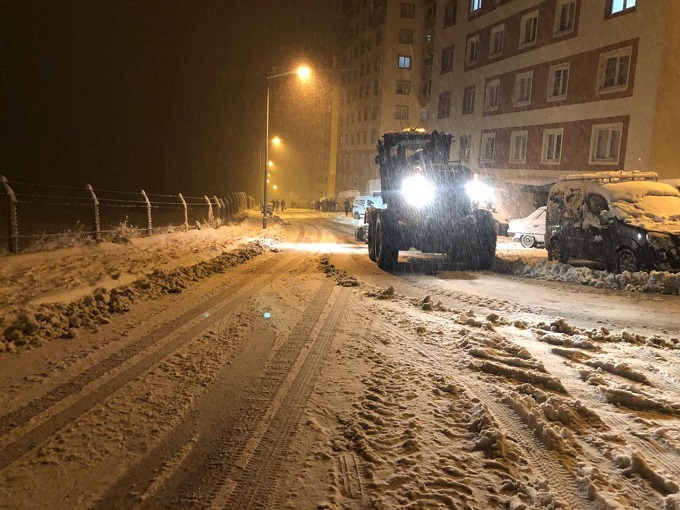 EKİPLERİMİZ GECE GÜNDÜZ GÖREVİNİN BAŞINDA