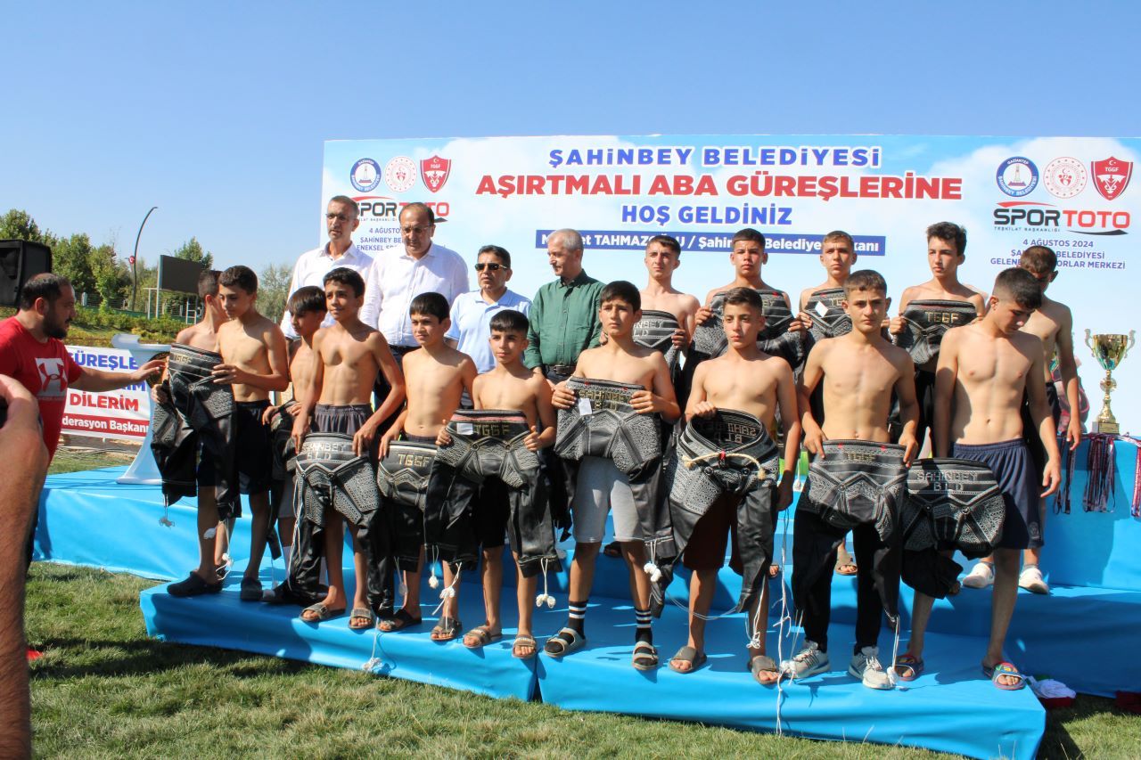 Aşırtmalı Aba Güreşi Türkiye Şampiyonası, Gaziantep'te Yapıldı.!