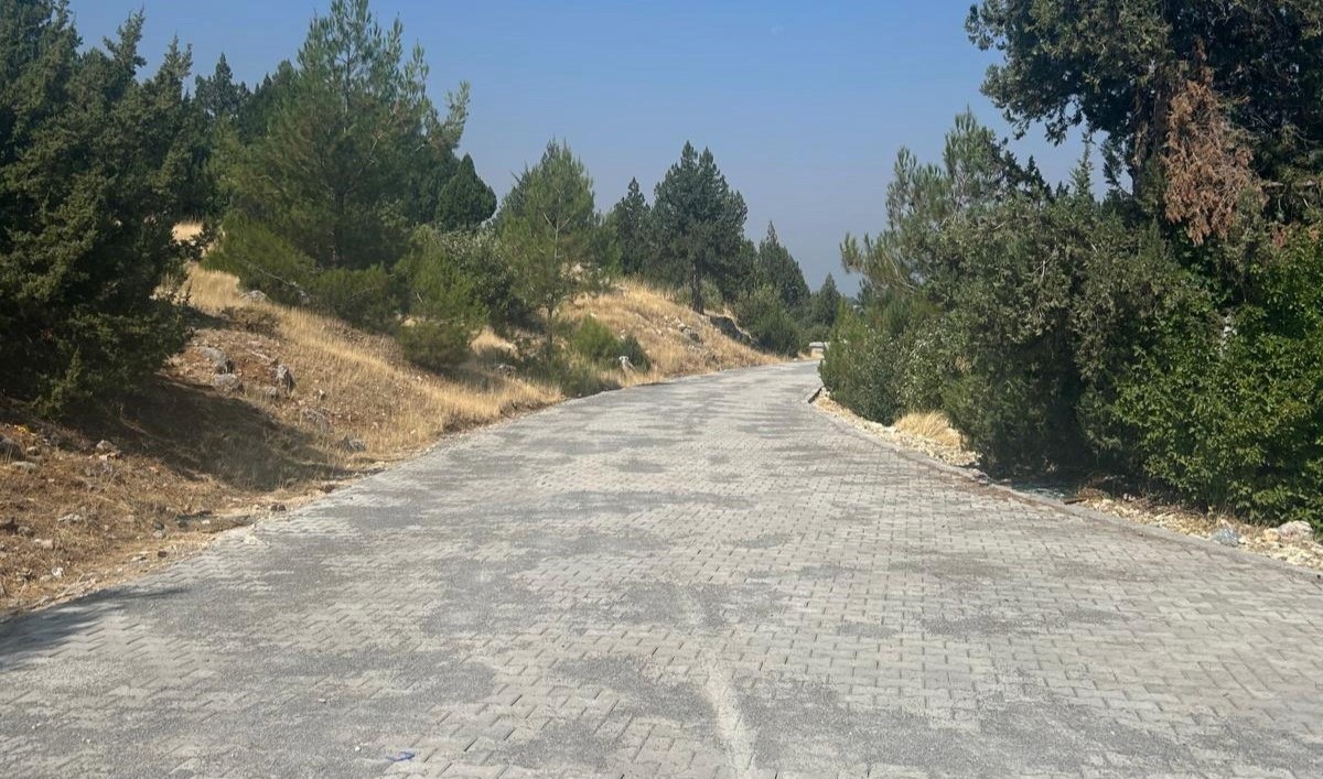 Hacıeyüplü Mahallesine Kilit Parke Yol