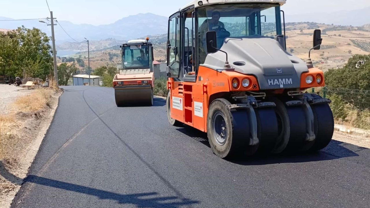 Yabalıç Caddesi’ni Sıcak Asfaltla Buluşturuyor