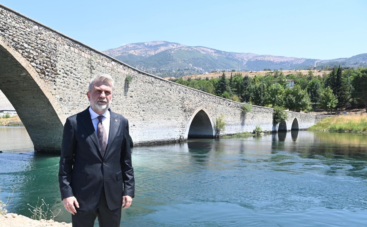 Tarihi Ceyhan Köprüsü’nde Restorasyon Başladı