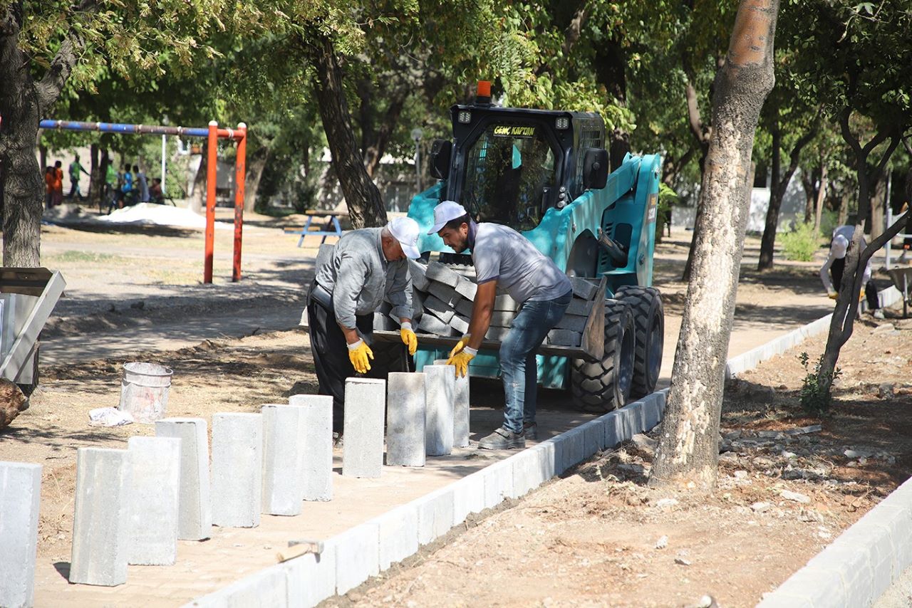 Dulkadiroğlu Parkı’nda Yenileme Çalışmaları Başladı