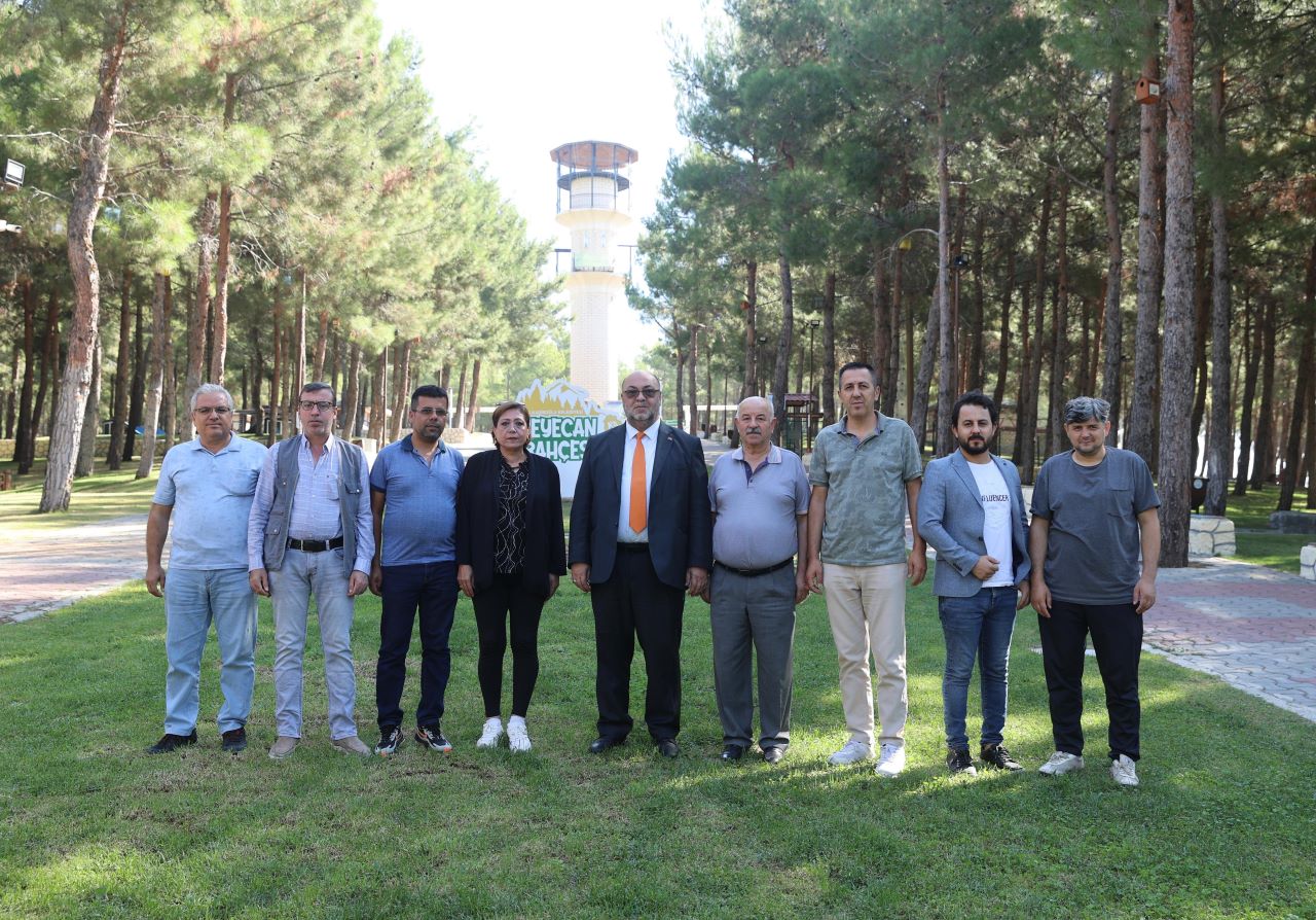 Haftalık Basın Toplantısına Devam Ediyor