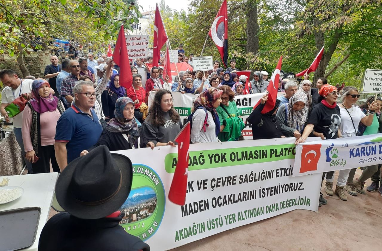 Kütahya Gedizliler Akdağ’a Sahip Çıktı