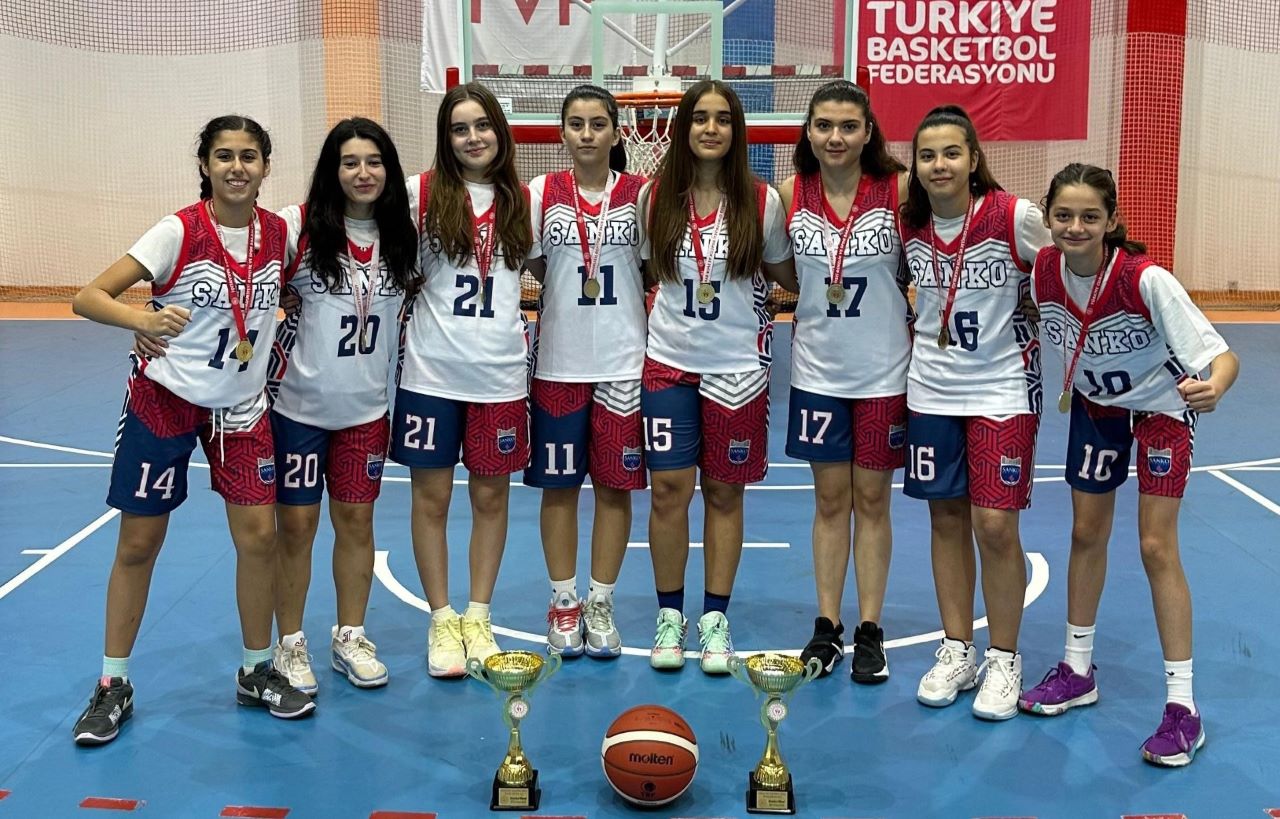 SANKO Okulları Basketbolda İl Şampiyonu Oldu