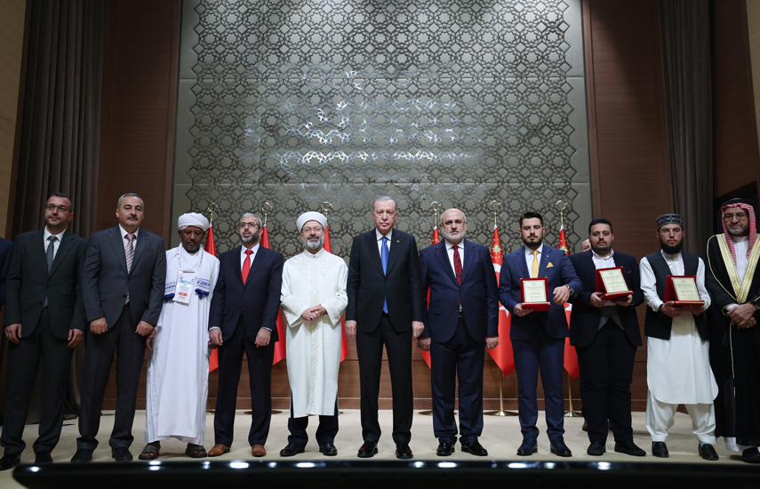 “Gazze soykırımı dünyadaki tüm maskeleri indirmiştir”