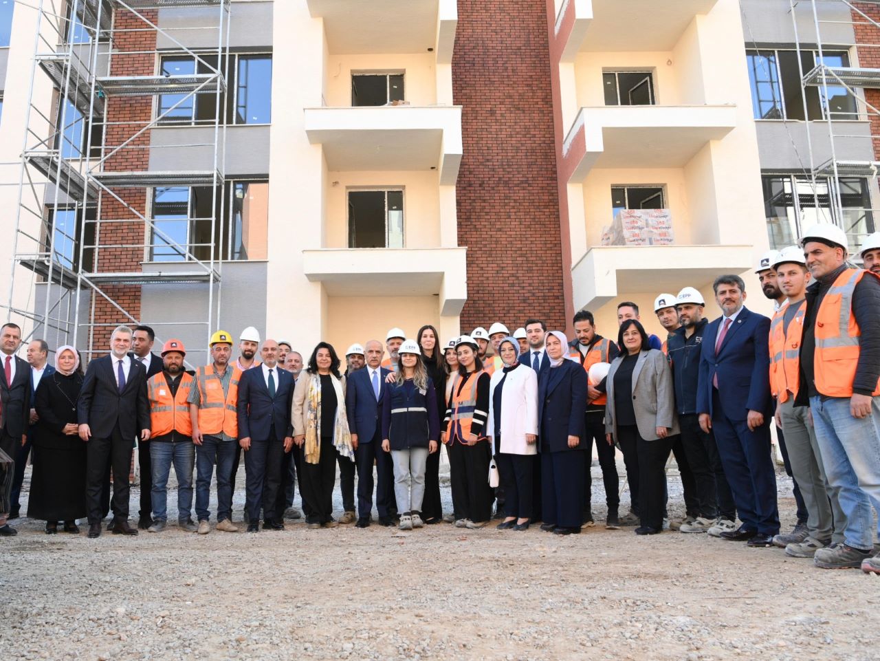 “Ekipler Gecesini Gündüzüne Katarak Çalışıyor”