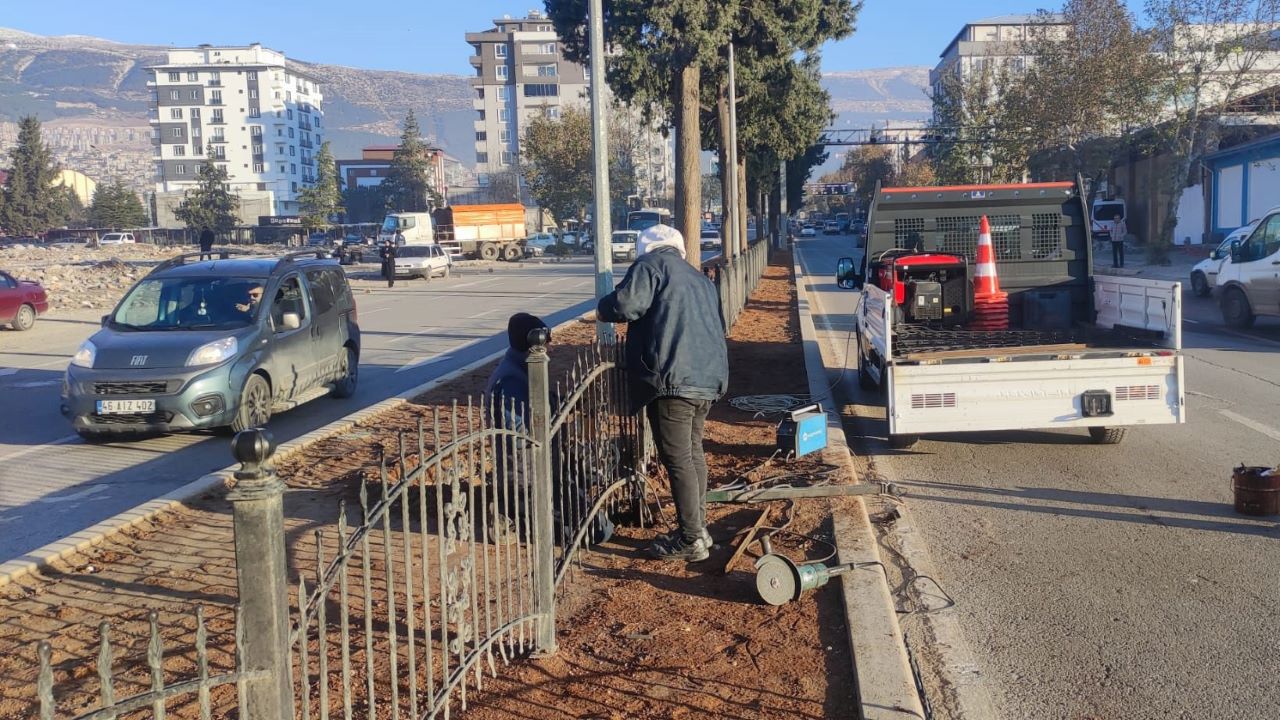 Fırtınanın Yol Açtığı Hasarların Tamiri Yapılıyor