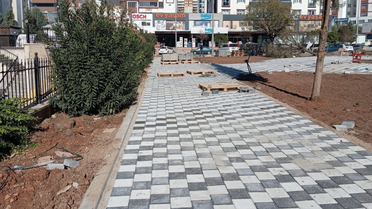 Yürüyüş Yollarında Kilit Parke