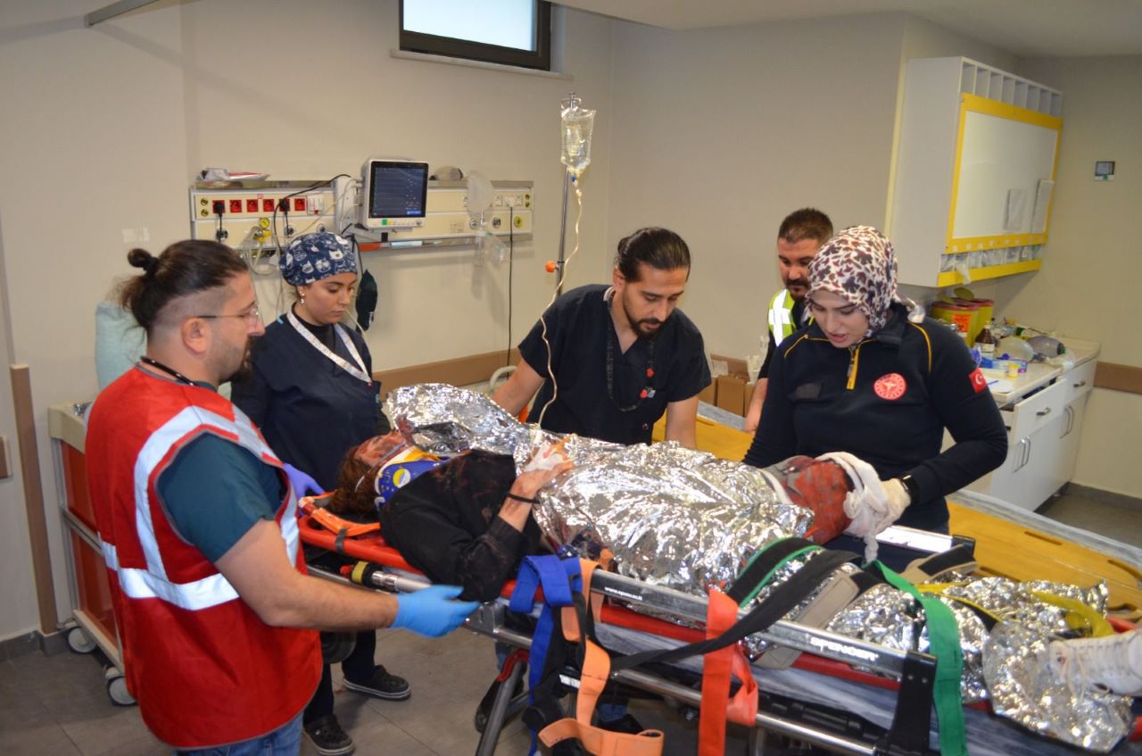 Sular Akademi Hastanesi’nde gerçekçi deprem tatbikatı!