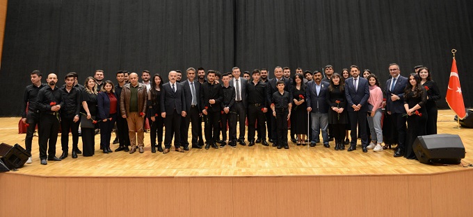 KSÜ’DE ÇANAKKALE ZAFERİ’NİN 107. YILI ANISINA KONSER DÜZENLENDİ