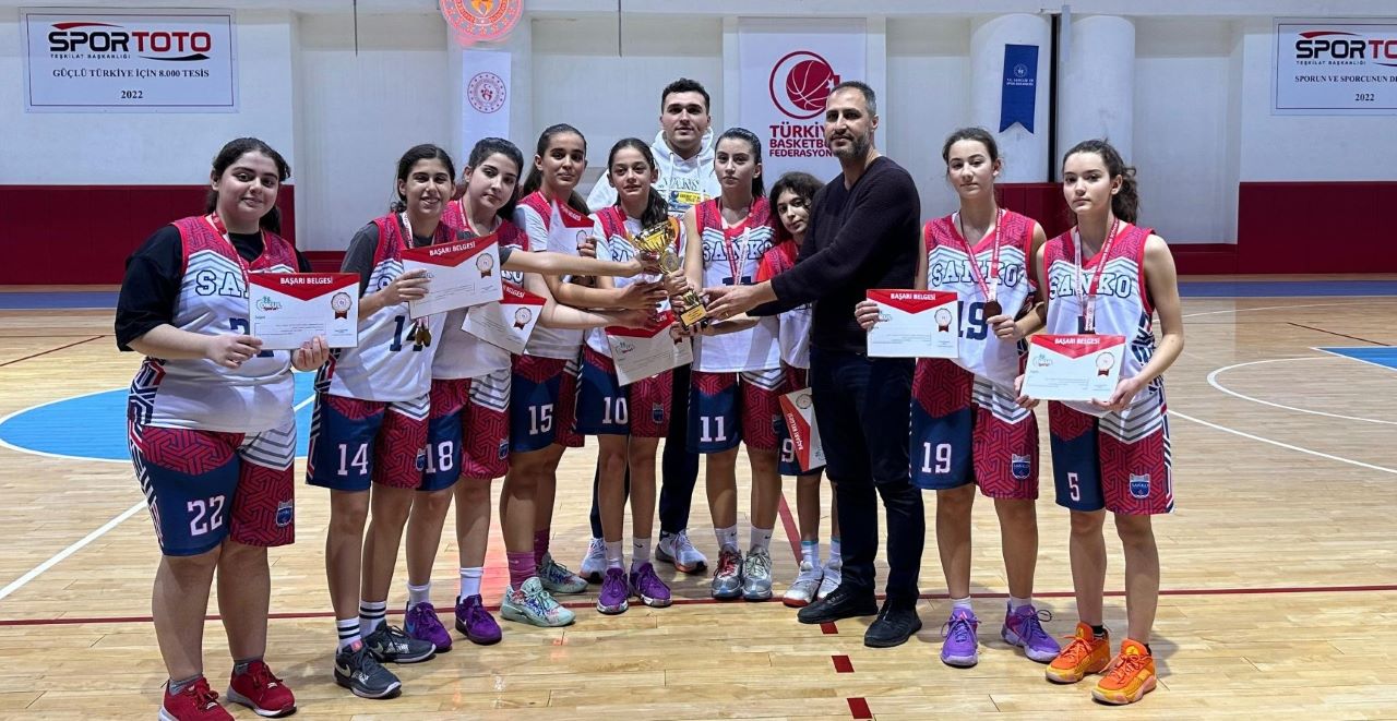 SANKO Okulları Basketbolda Şampiyon Oldu