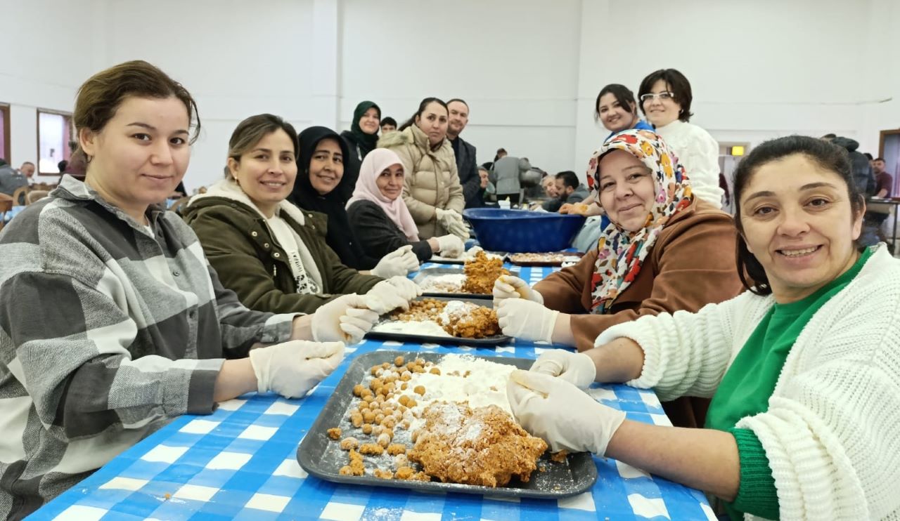 Kemalpaşa Sütçüler’de Keşkeksiz  Ve Topalaksız Düğün Olmaz