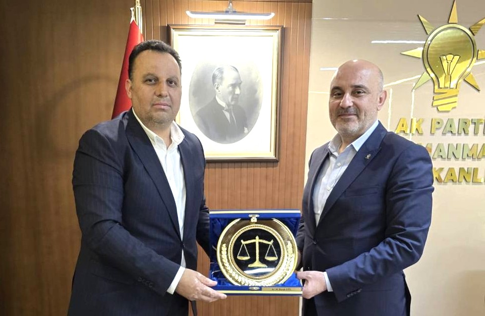 Ak Parti il başkanı Gül'e Ziyaret