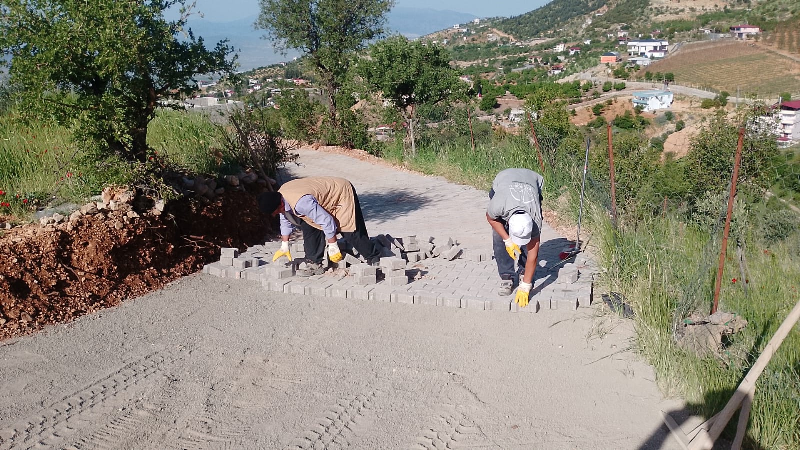 Dulkadiroğlu’nda Yol, Asfalt Ve Parke Seferberliği