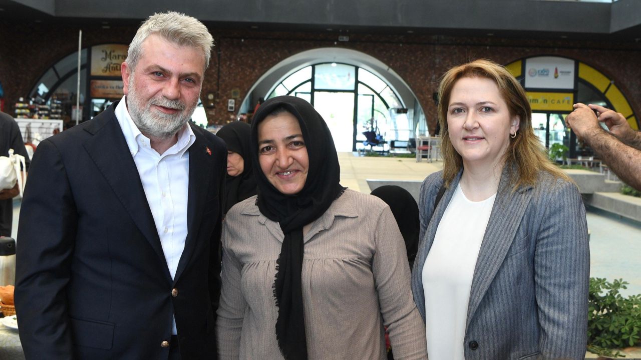 “Tüm Annelerimizin Anneler Günü Kutlu Olsun”