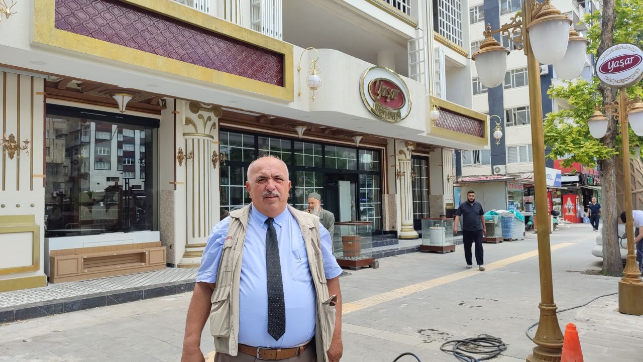 Yaşar Pastanesi Açılıyor