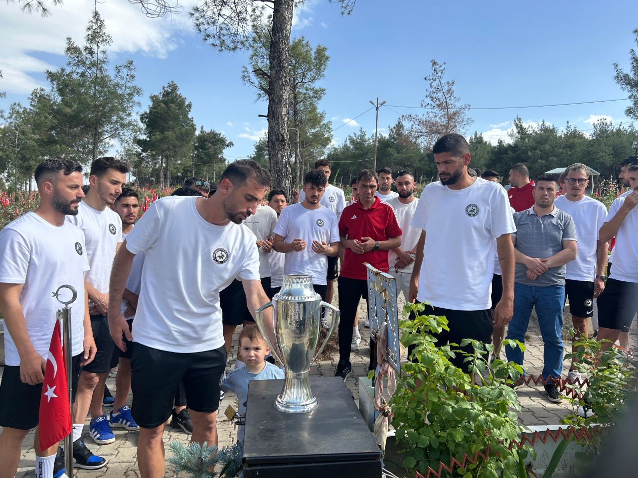 İstiklalspor Kupası Deprem Şehitlerine !