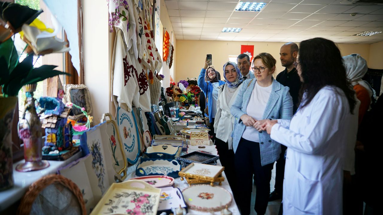 Kadınların El Emeği Ürünlerini Sergisi