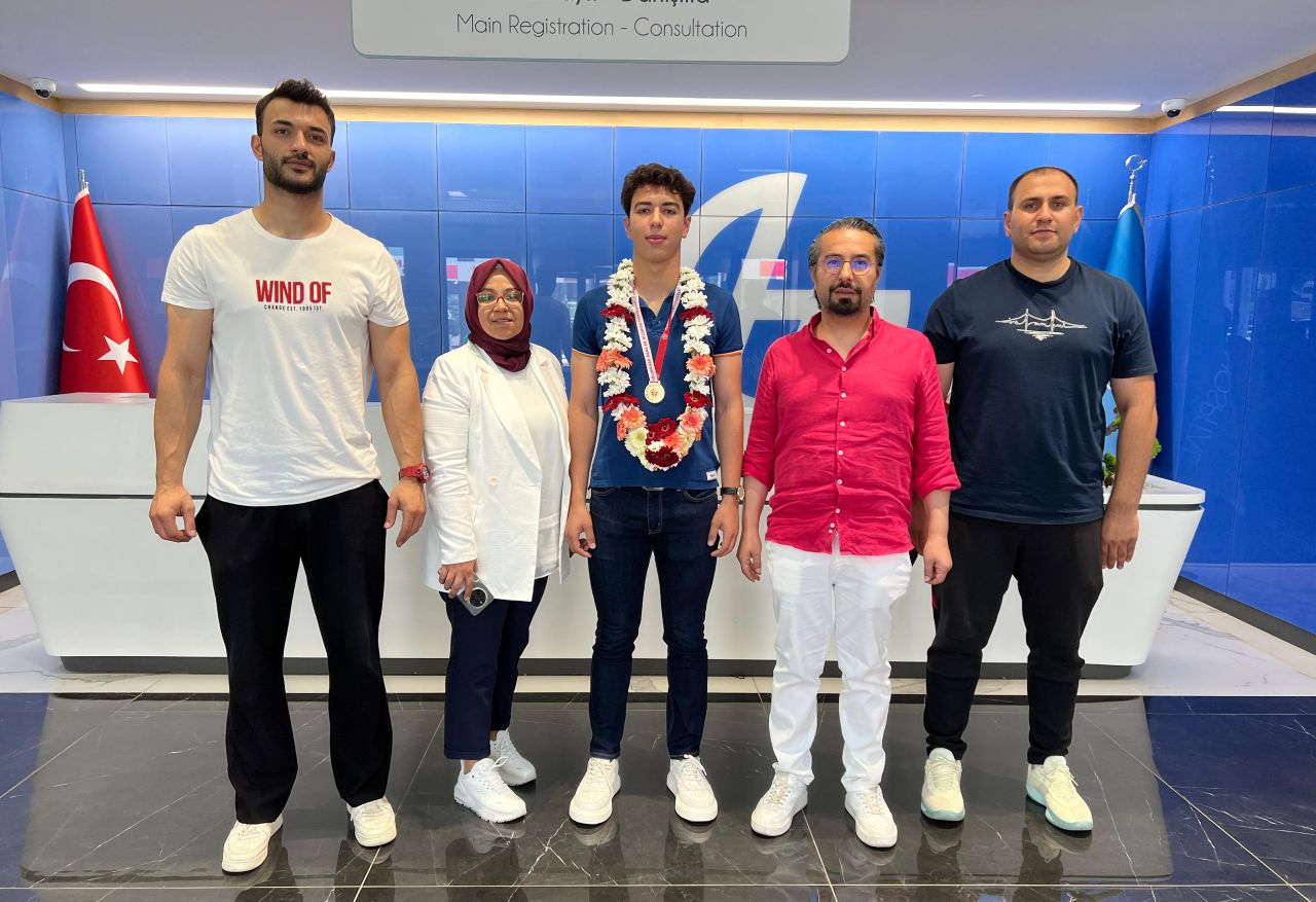 Halil Gürsoy’dan Türkiye Şampiyonuna ödül ve tebrik