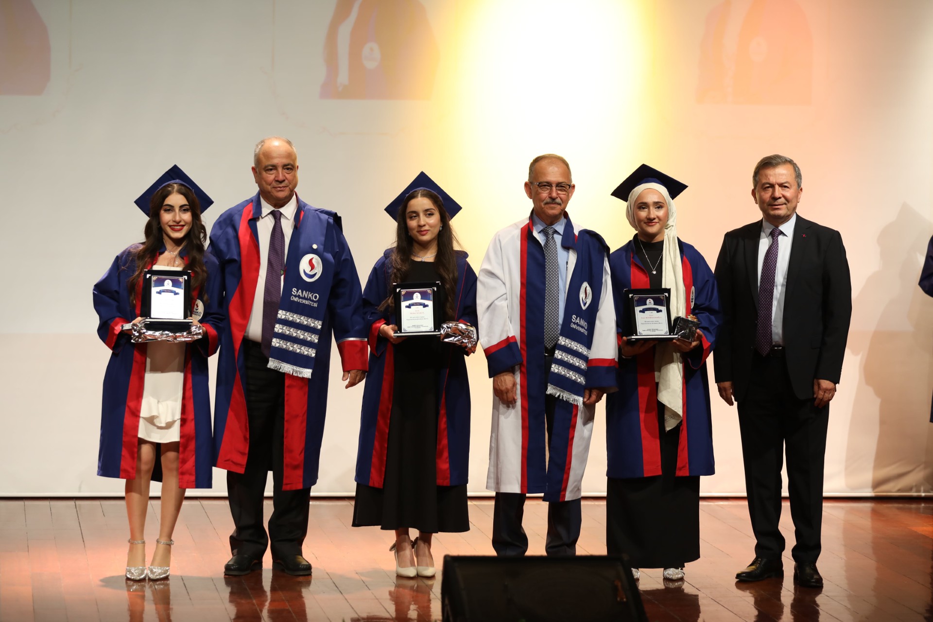 SANKO Üniversitesi’nde Mezuniyet Coşkusu