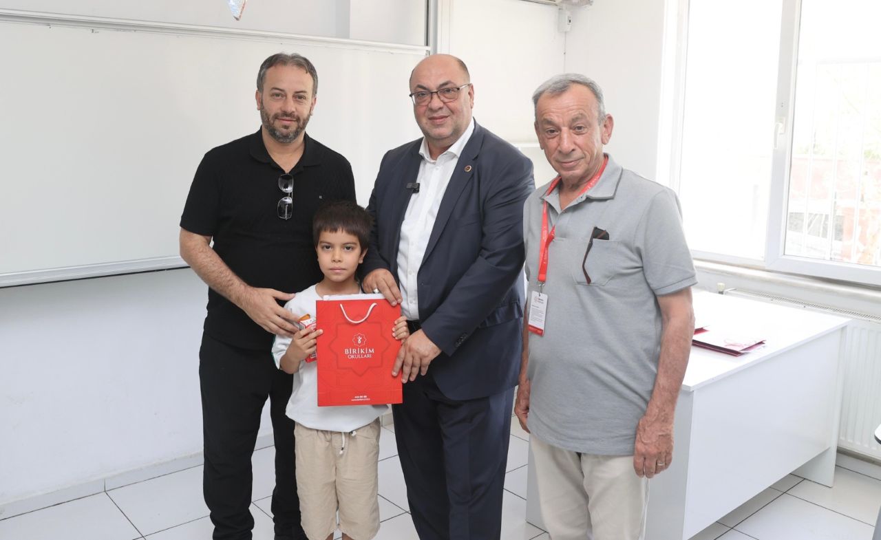 Başkan  Akpınar’dan Karne Heyecanı