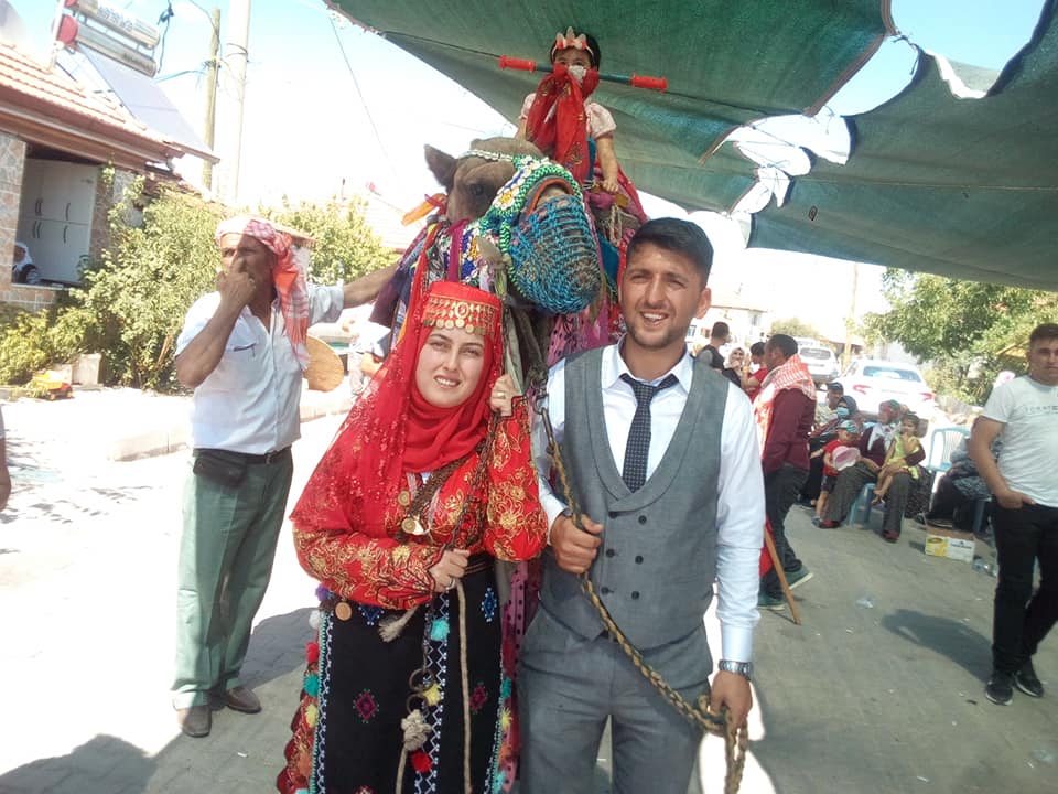 Manisa Salihli’de Ahmet Soyer Devecilik Kültürünü Yaşatıyor