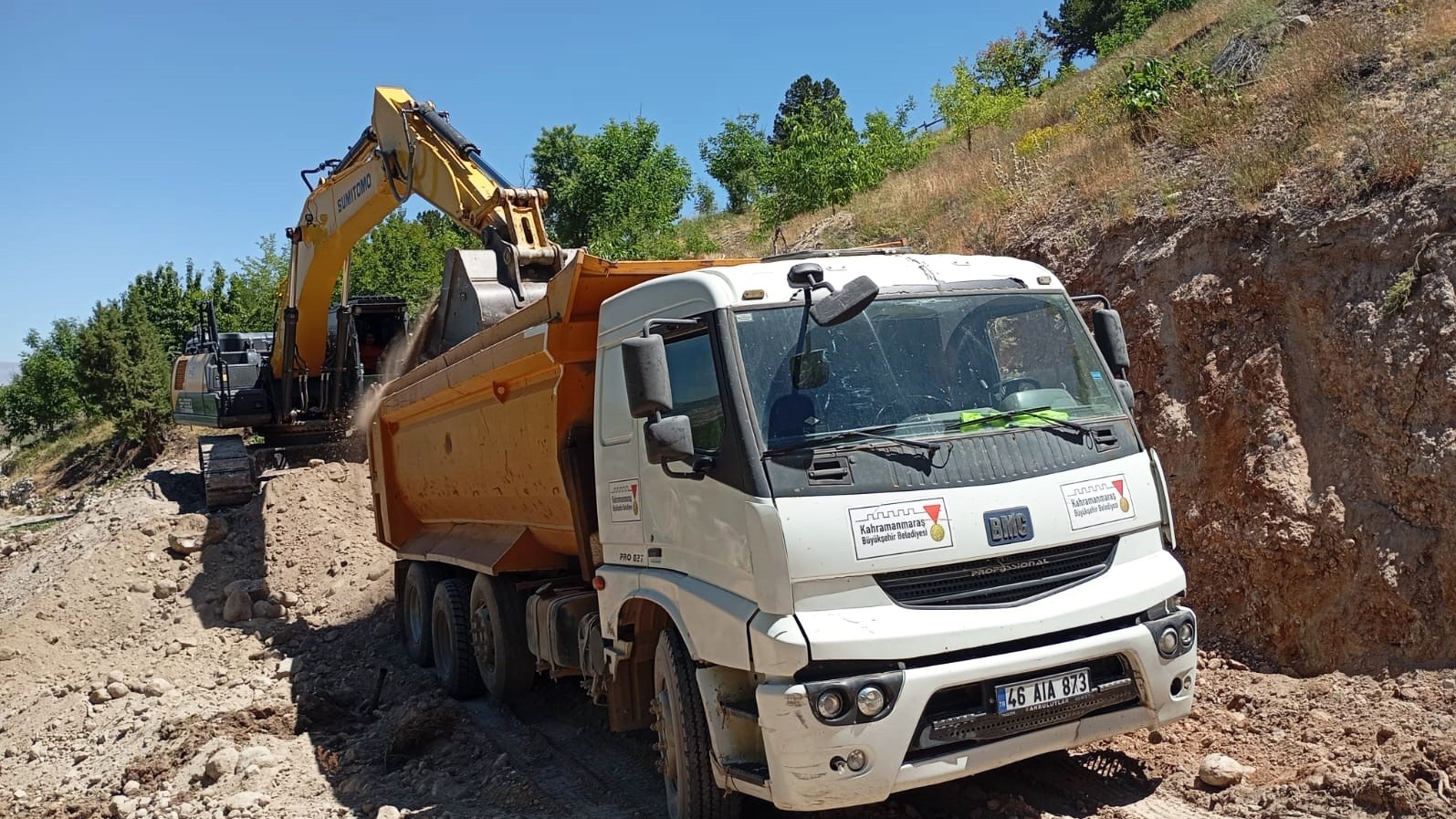 Büyükşehir, Göksun Elmalı’da Yeni Yol Açıyor