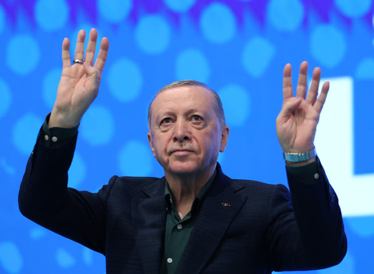 “Bugün büyük ve güçlü Türkiye’nin şafağı söküyor”