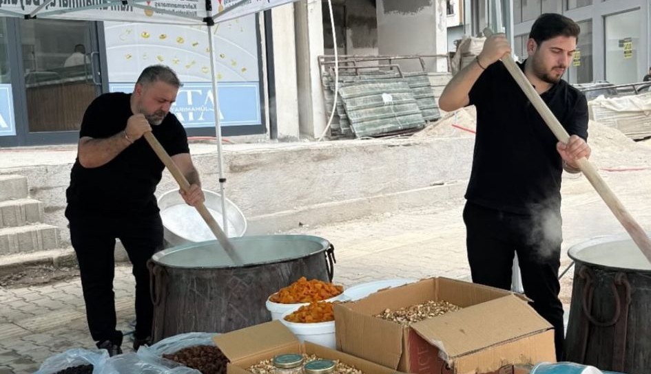 Beş Bin Kişilik Aşure Dağıtımıyla Birlik ve Beraberlik Mesajı Verdi