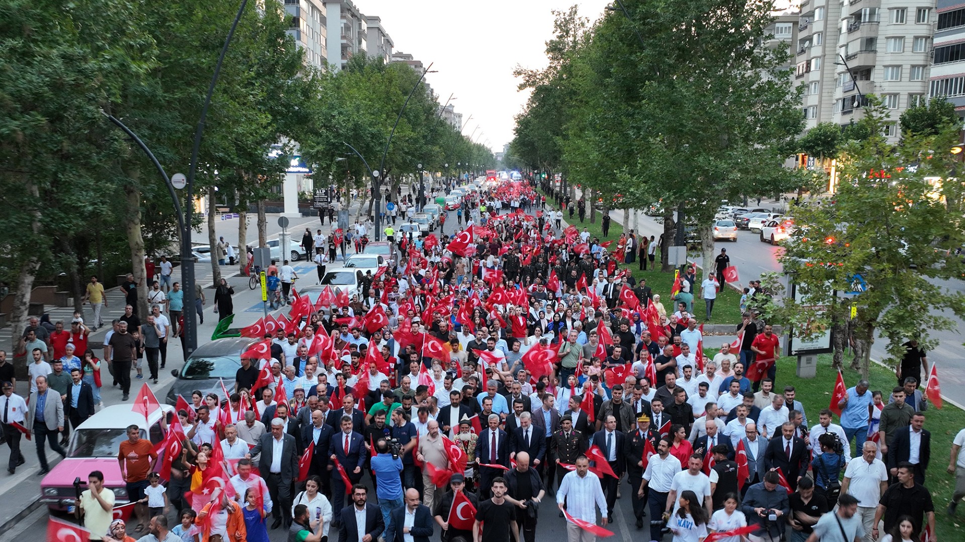 Bayrakların Mesajı
