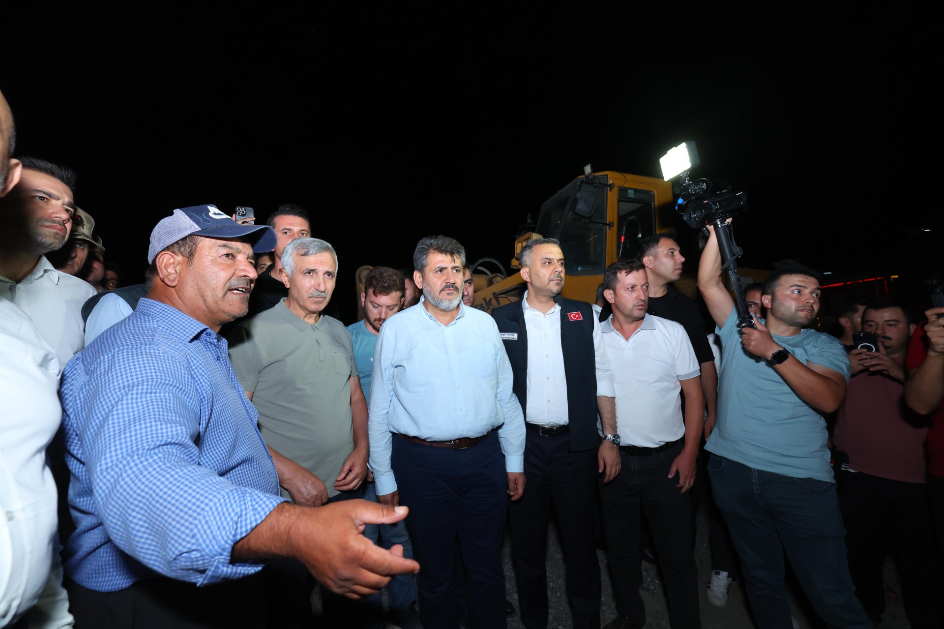 Onikişubat Belediyesi tüm birimleriyle yangın bölgesinde teyakkuzda