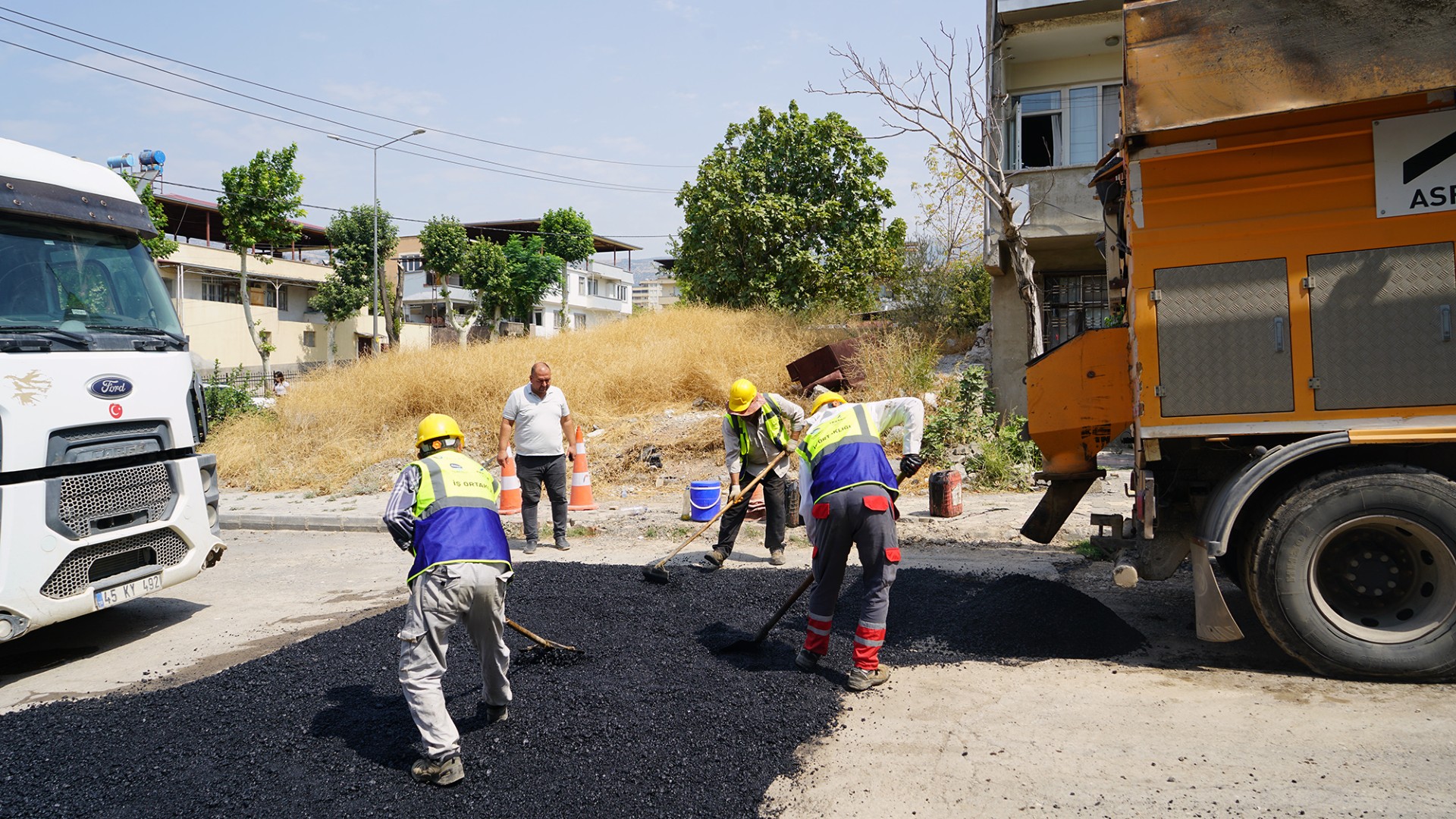 Üstyapı Tamiratları Yapılıyor