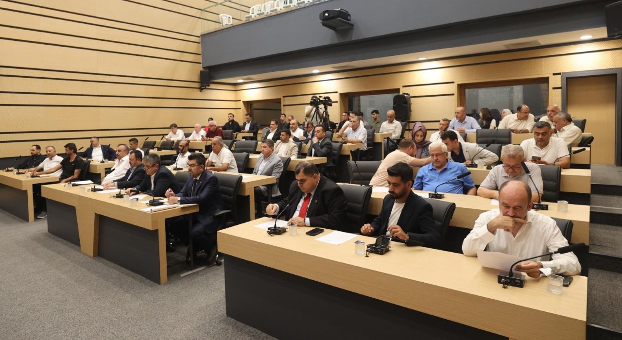MHP’li Alper Kahya: Belediye Çatısına GES Yapalım !