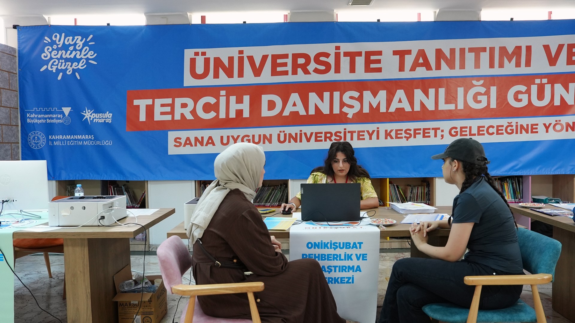 Üniversite Yolunda Büyükşehir Gençlerin Yanında