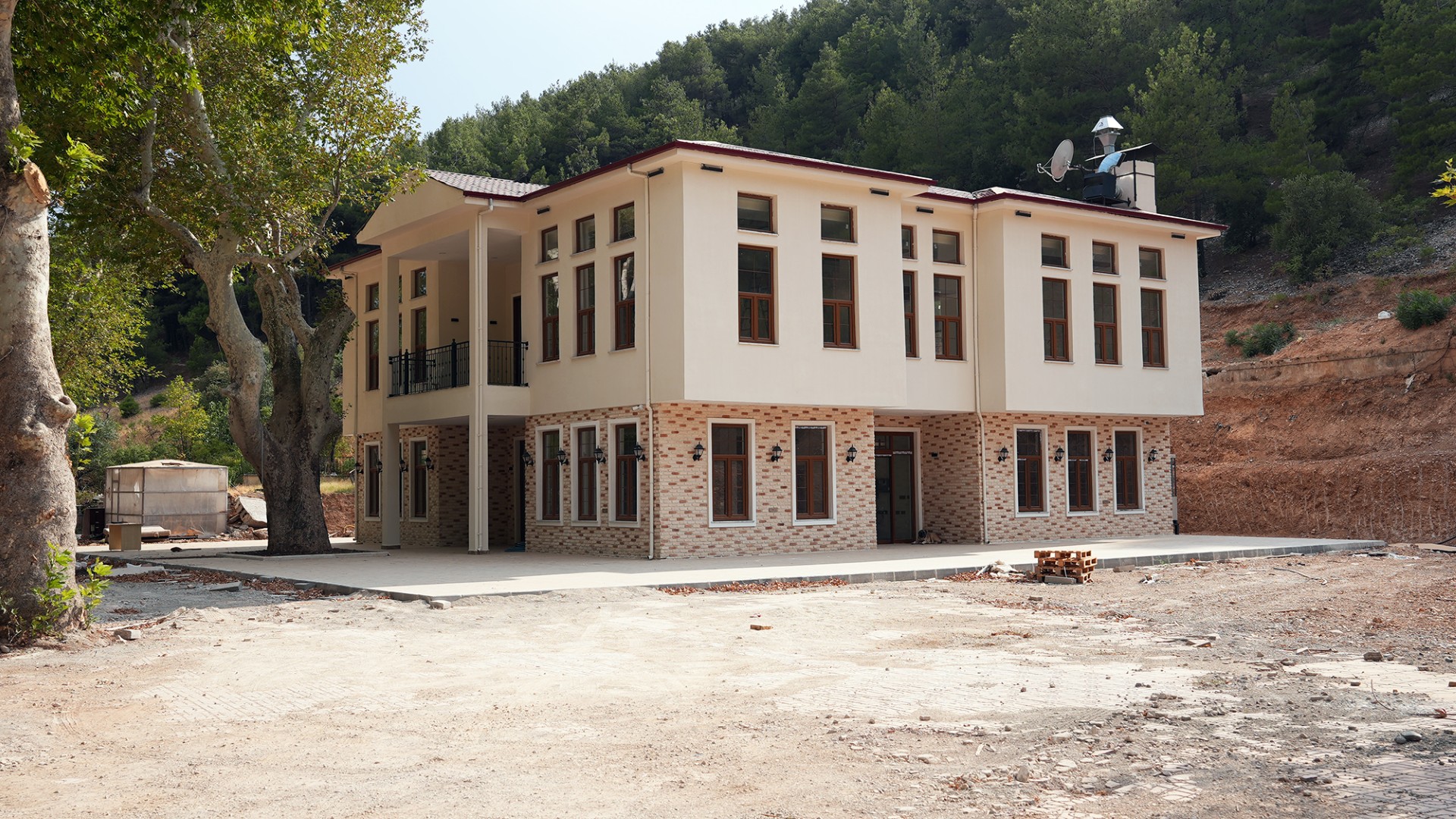 Çınaraltı Yeniden Doğuyor