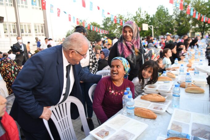 Onikişubat Belediyesi’nden 2 bin kişilik iftar sofrası