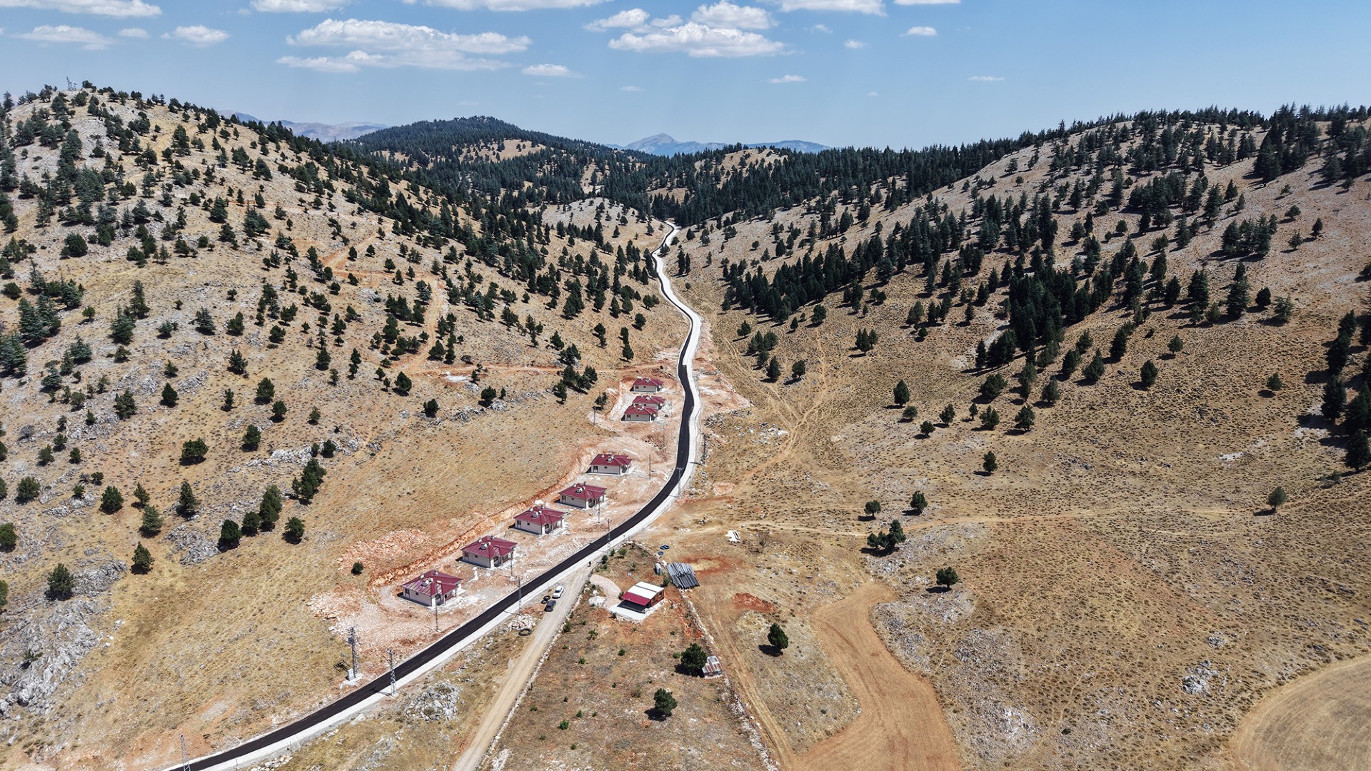 Göksun Kırsalına  Yol Yenileme Hamlesi