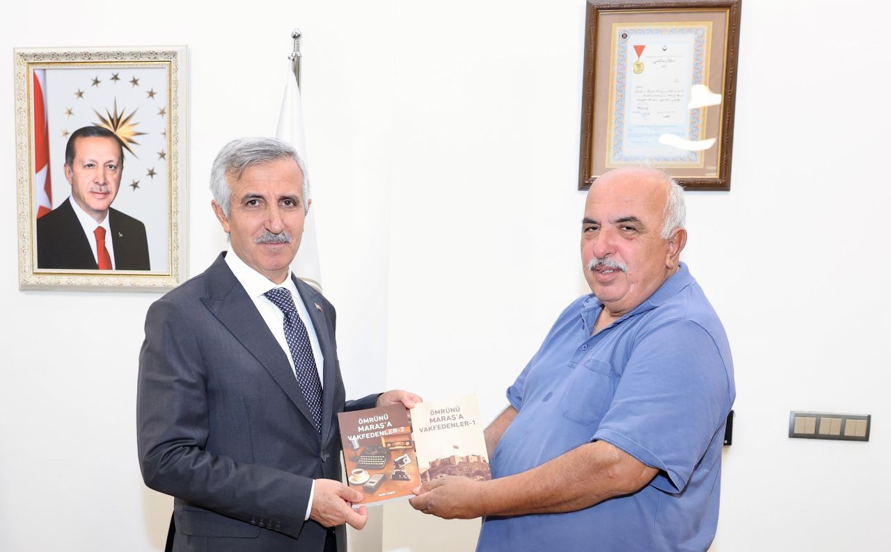 “Ömrünü Maraş’a Vakfedenler” Kitabı Vali Mükerrem Ünlüer’e Takdim Edildi