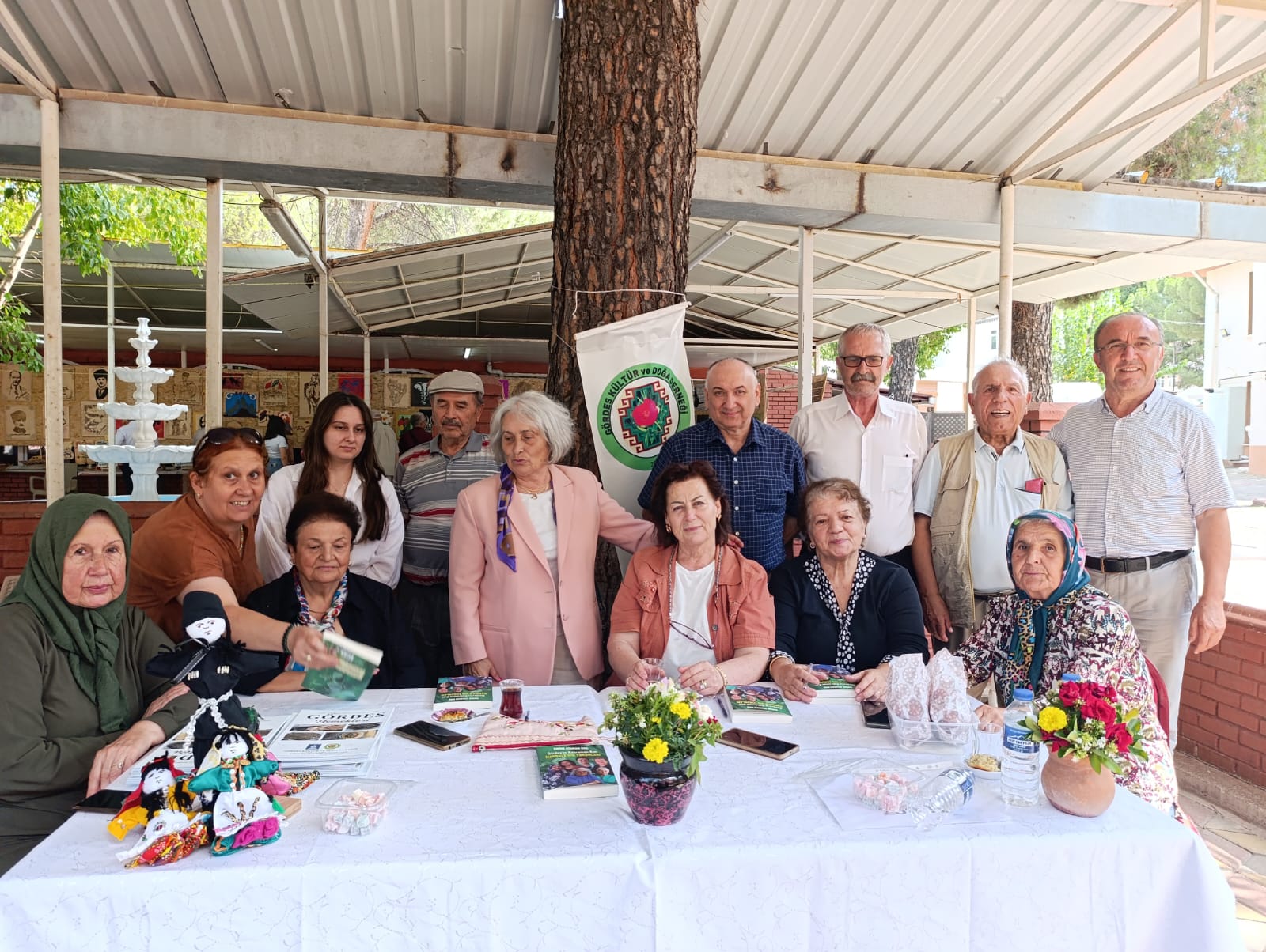 Türkiye’nin İlk Lisanslı Japon Tercümanı Yazar Koç’tan İmza Töreni
