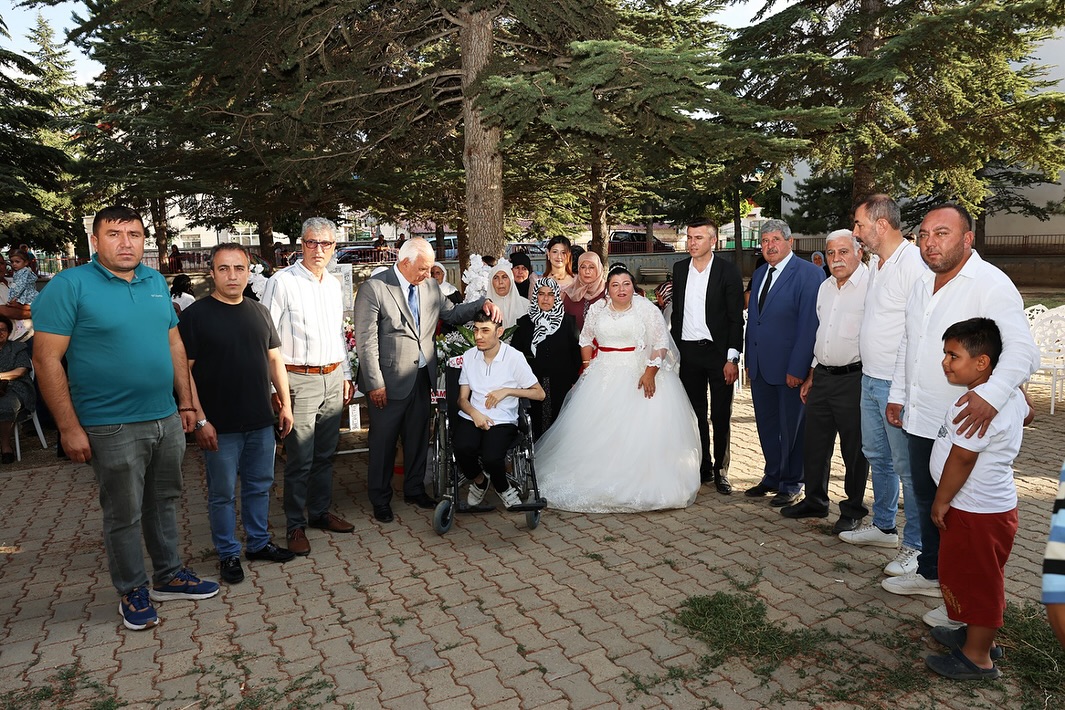 Göksun’da Unutulmaz Düğün: Hatice’nin Gelinlik Hayali Gerçek Oldu
