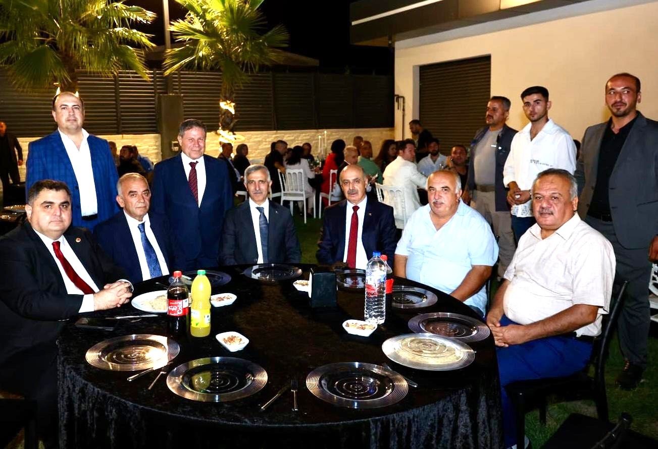 Deveboynu Ailesinin Mutlu Günü