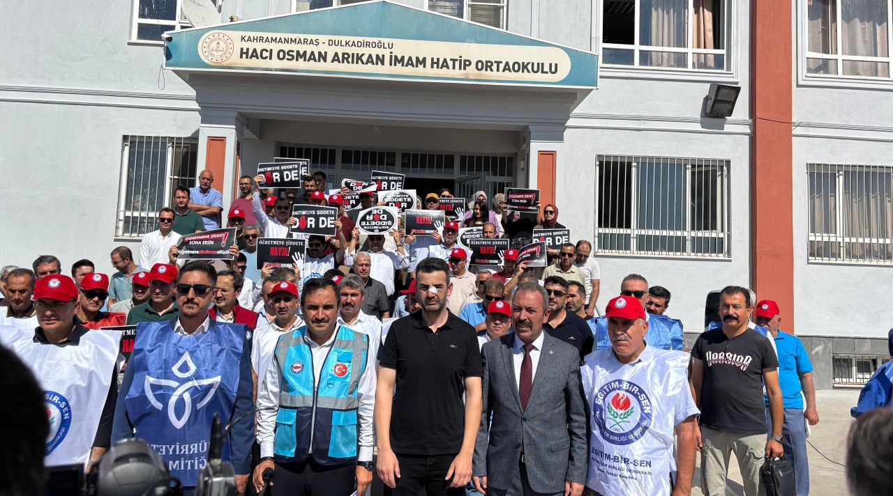 Öğretmen Ebubekir Ünsal Yanındayız !