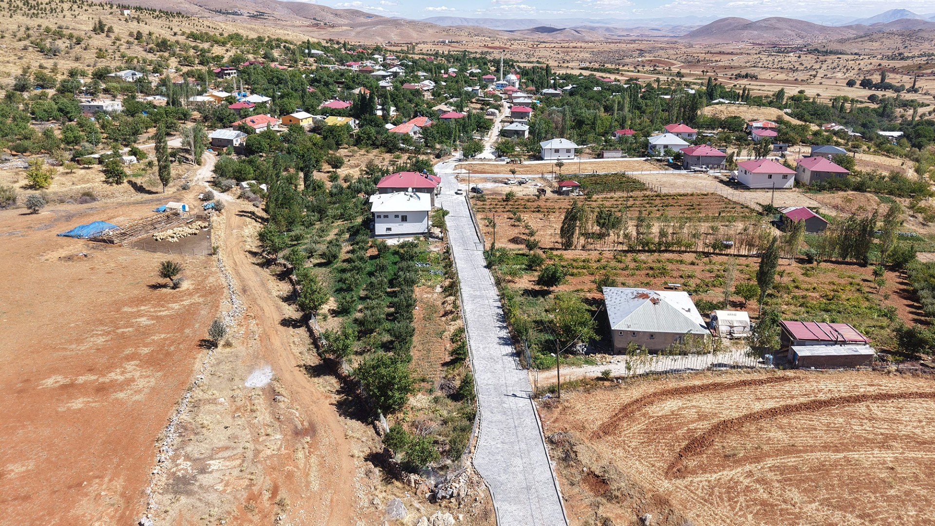 Türksevine Kilit Parke Yol