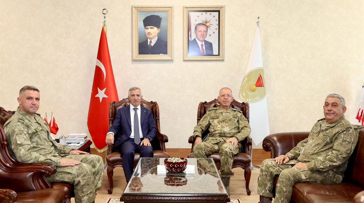 2’nci Ordu Komutanı Korgeneral Zorlu Topaloğlu Valiliği Ziyaret Etti