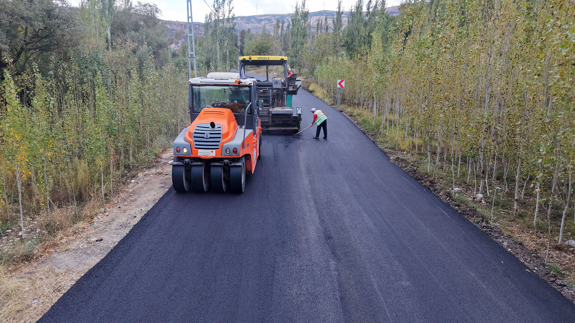 Çağlayancerit Kırsalında Asfalt