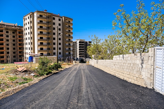 DULKADİROĞLU’NDAN AYAKLICAOLUK MAHALLESİNDE ASFALT ÇALIŞMASI