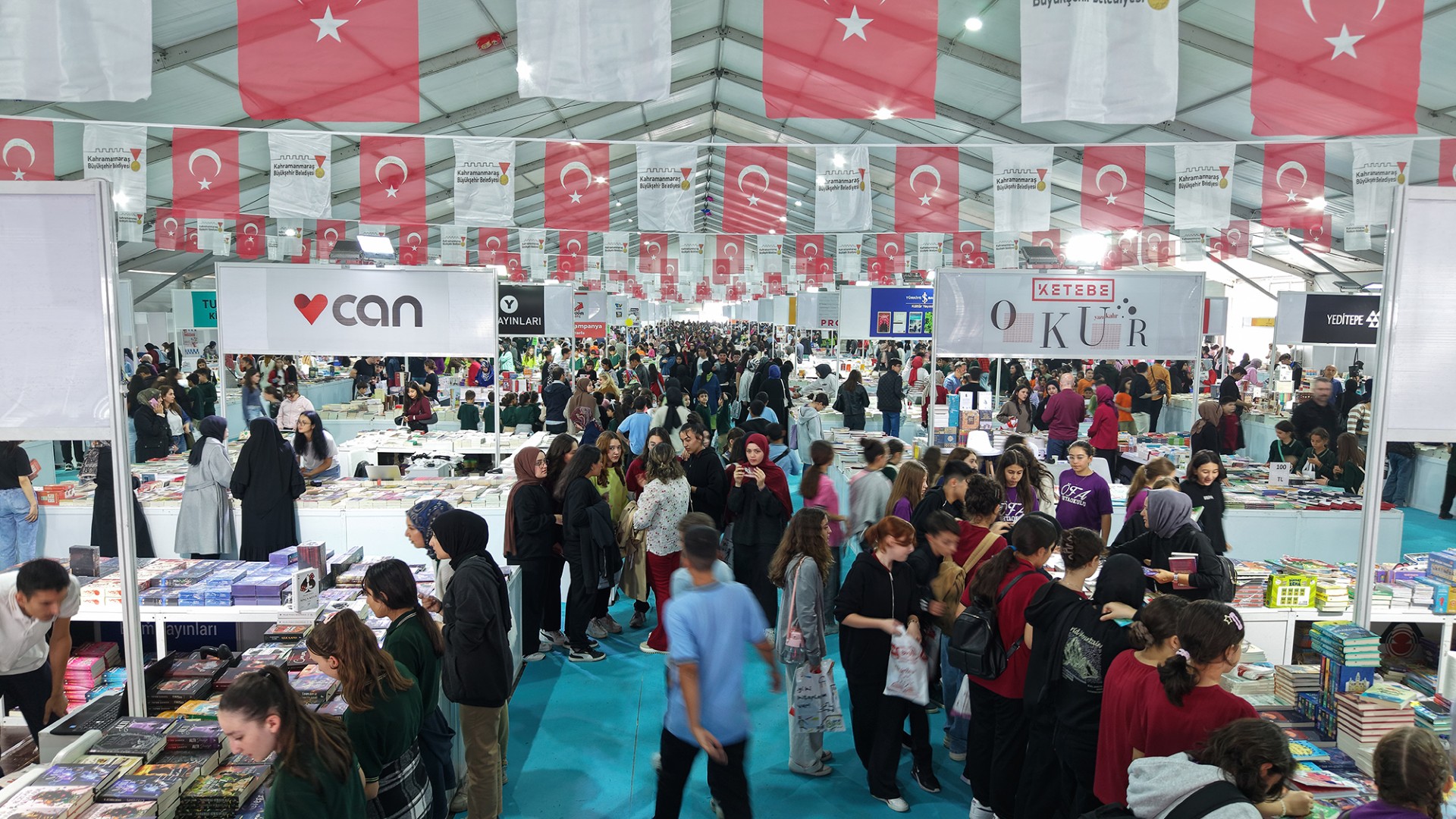 Kitapların Arasında Keyifli Bir Gün