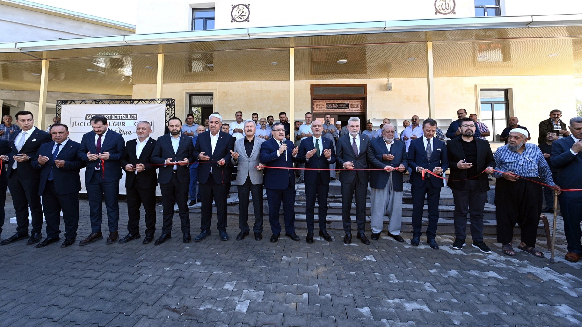Hacı Osman Uğur Camii Hizmete Açıldı