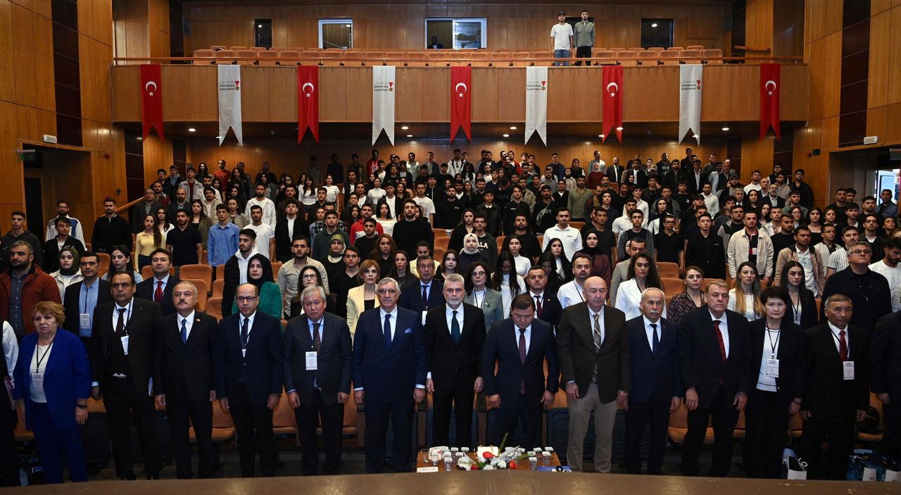 Sempozyumuna Ev Sahipliği Yapıyor